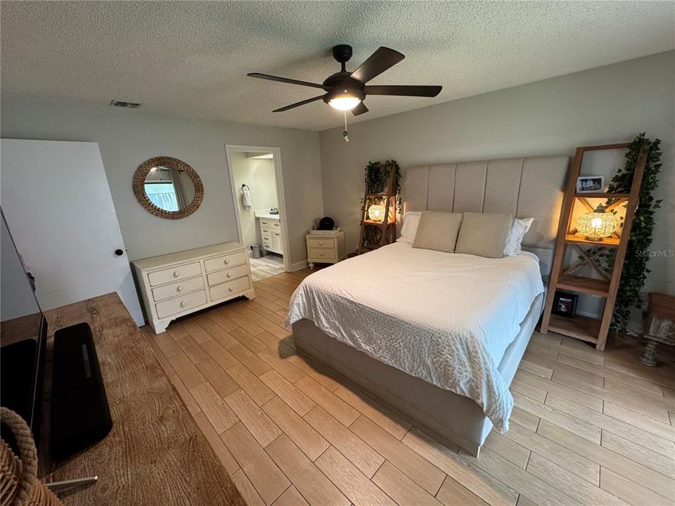 For Sale: $310,000 (2 beds, 2 baths, 1457 Square Feet)