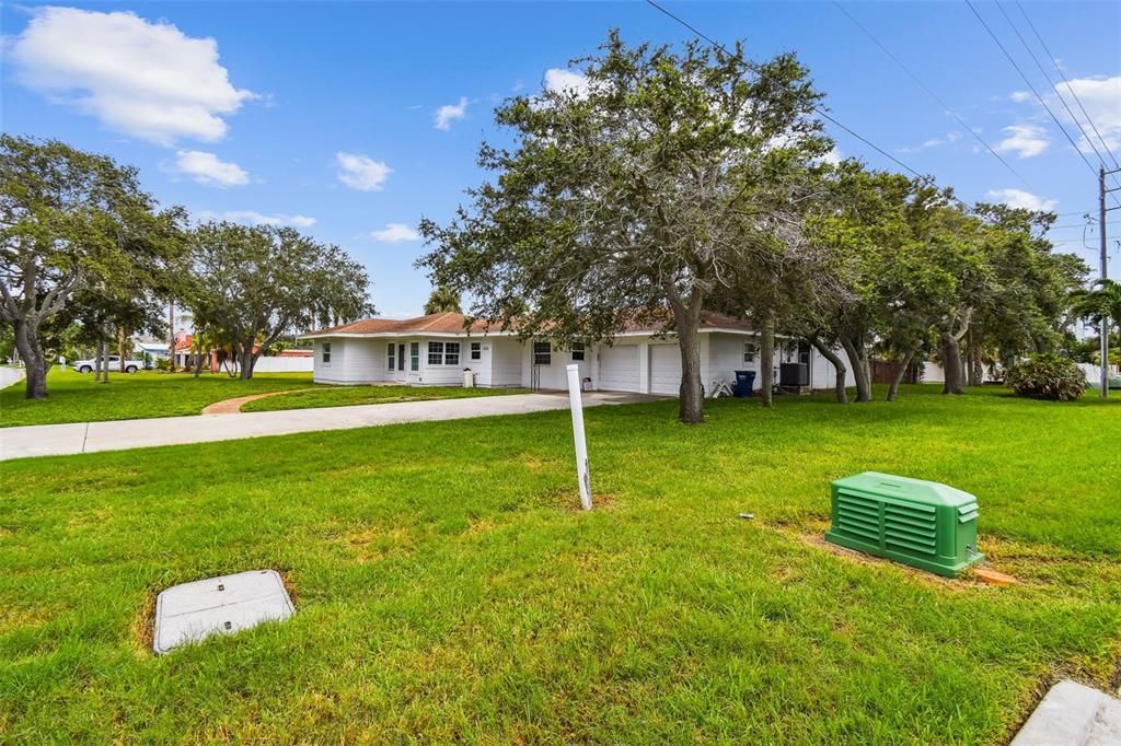 合同活跃: $700,000 (3 贝兹, 2 浴室, 1865 平方英尺)