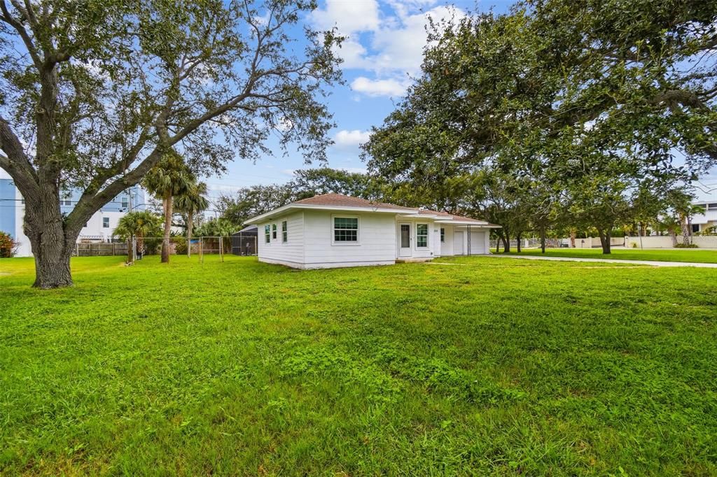 合同活跃: $700,000 (3 贝兹, 2 浴室, 1865 平方英尺)