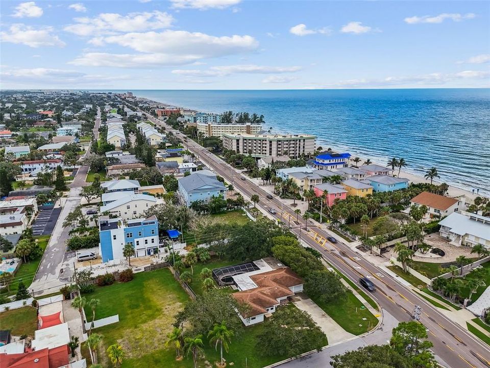 合同活跃: $700,000 (3 贝兹, 2 浴室, 1865 平方英尺)