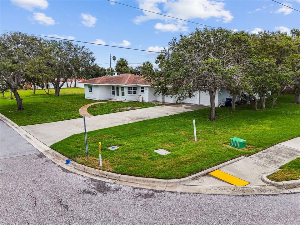 合同活跃: $700,000 (3 贝兹, 2 浴室, 1865 平方英尺)