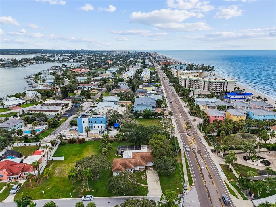 合同活跃: $700,000 (3 贝兹, 2 浴室, 1865 平方英尺)