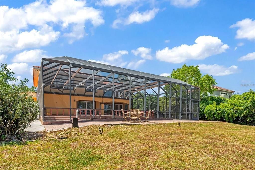 For Sale: $3,200,000 (5 beds, 3 baths, 4500 Square Feet)