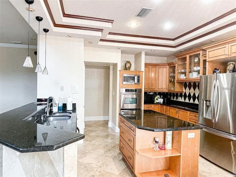 For Sale: $3,200,000 (5 beds, 3 baths, 4500 Square Feet)