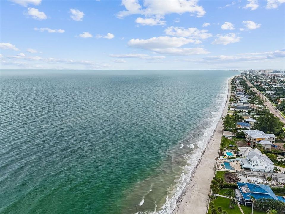 合同活跃: $700,000 (0.42 acres)