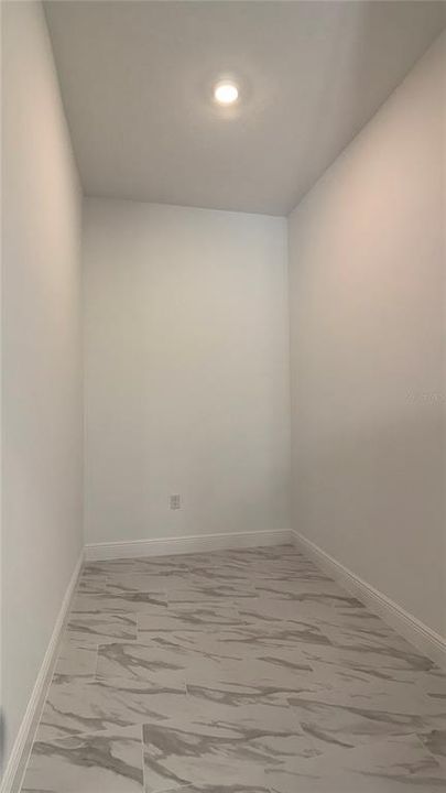 出租: $4,500 (6 贝兹, 3 浴室, 3764 平方英尺)