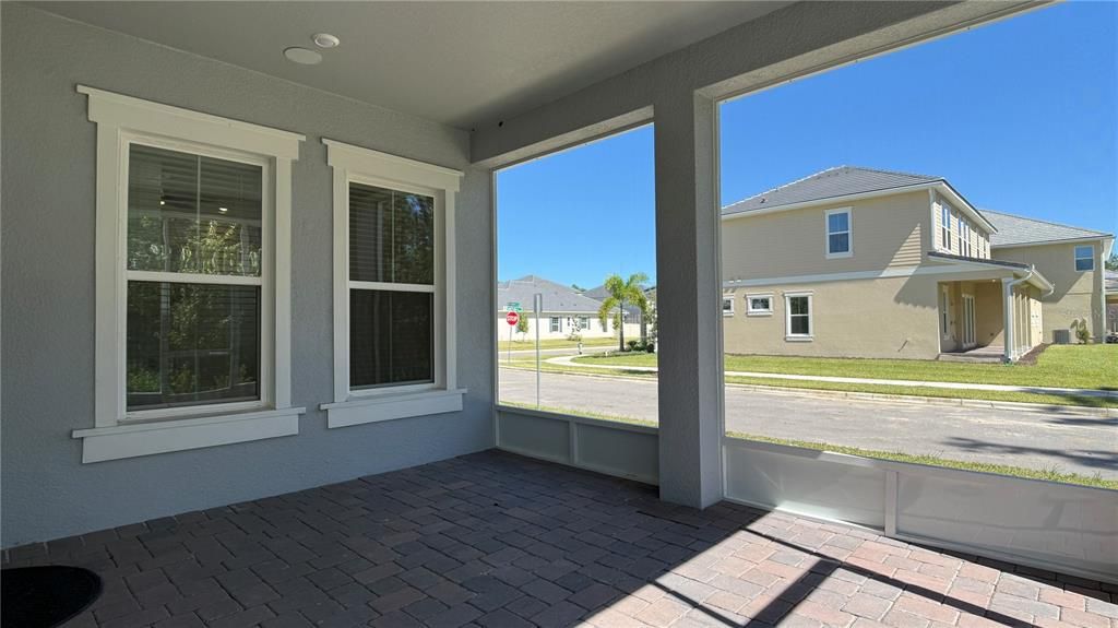 出租: $4,500 (6 贝兹, 3 浴室, 3764 平方英尺)