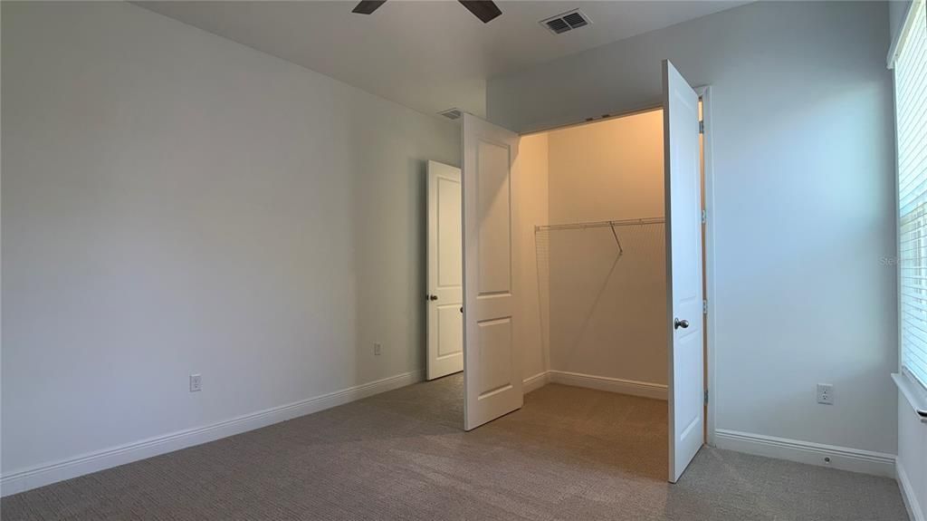 出租: $4,500 (6 贝兹, 3 浴室, 3764 平方英尺)