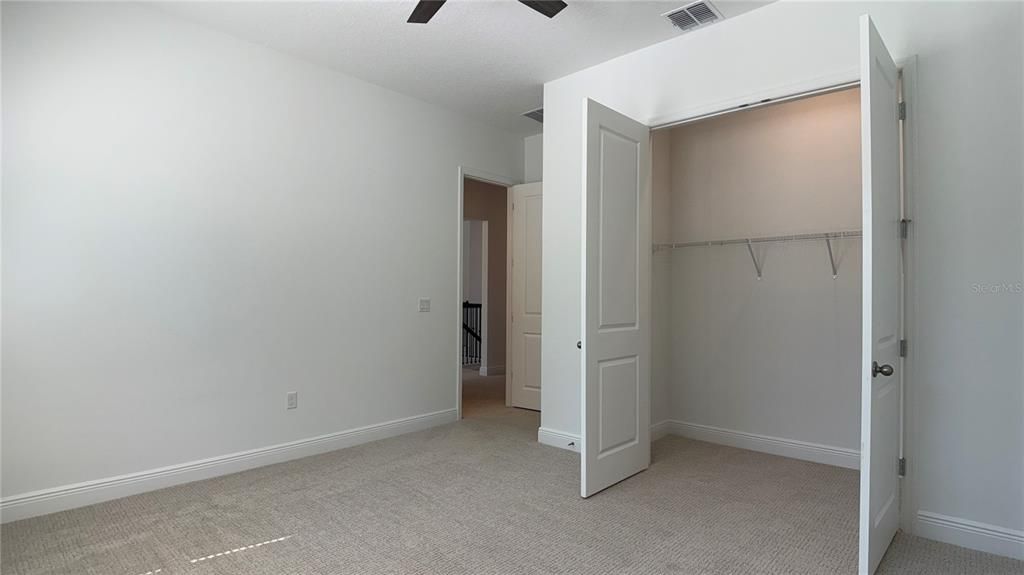 出租: $4,500 (6 贝兹, 3 浴室, 3764 平方英尺)