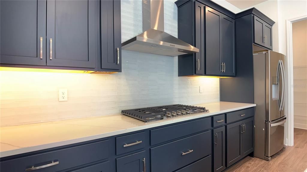 出租: $4,500 (6 贝兹, 3 浴室, 3764 平方英尺)