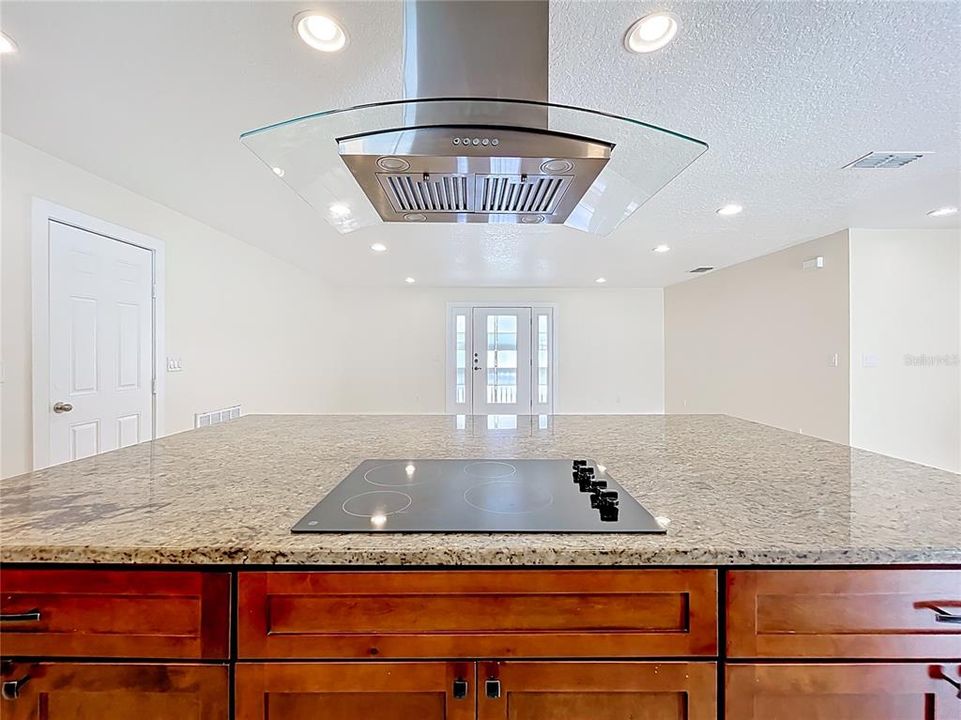 Active With Contract: $375,000 (3 beds, 2 baths, 1566 Square Feet)