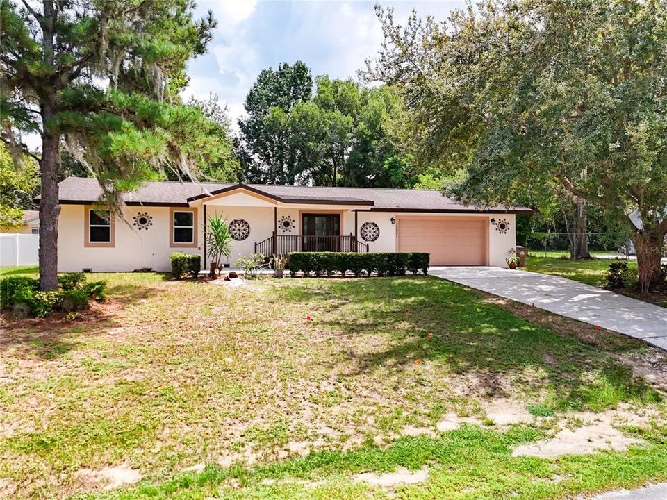 Active With Contract: $375,000 (3 beds, 2 baths, 1566 Square Feet)