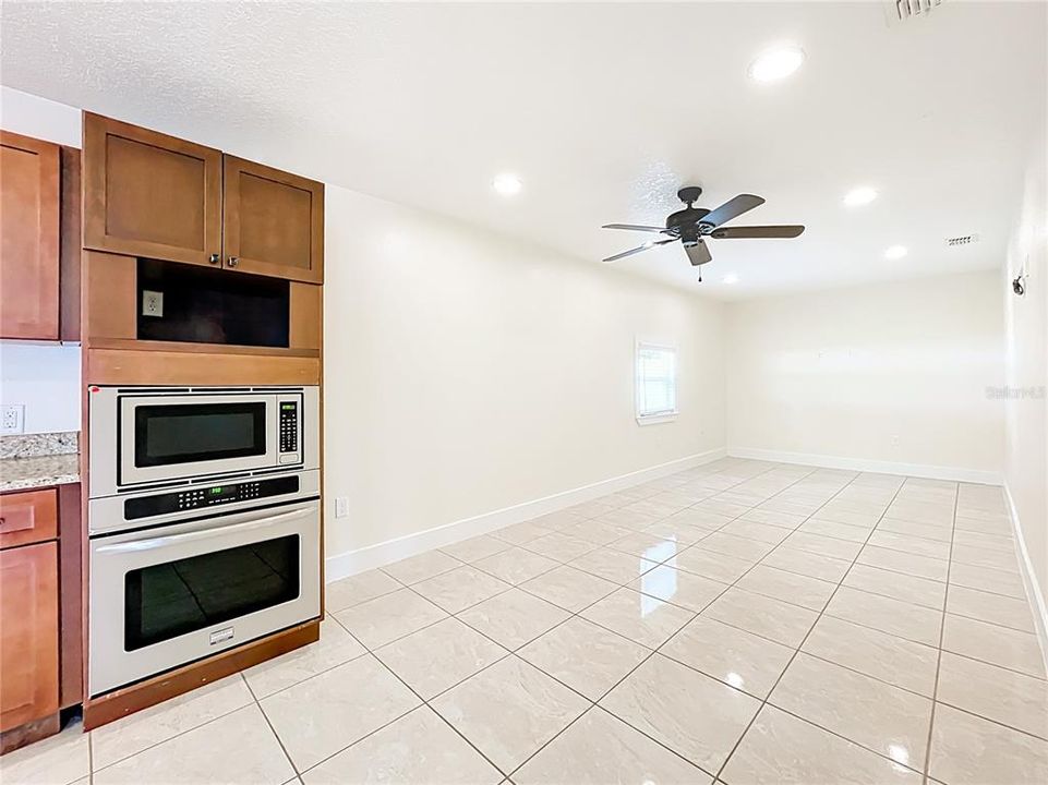 Active With Contract: $375,000 (3 beds, 2 baths, 1566 Square Feet)