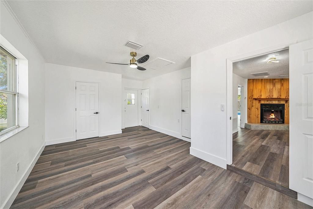 Activo con contrato: $419,900 (3 camas, 3 baños, 1498 Pies cuadrados)