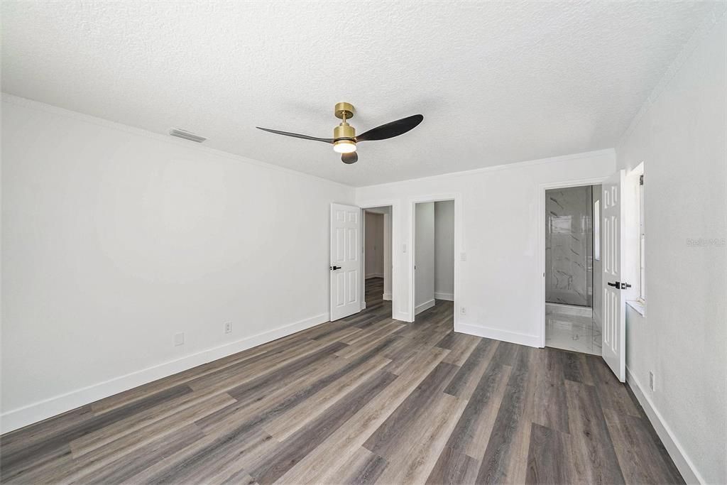 Activo con contrato: $419,900 (3 camas, 3 baños, 1498 Pies cuadrados)