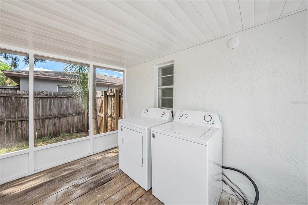 Activo con contrato: $419,900 (3 camas, 3 baños, 1498 Pies cuadrados)