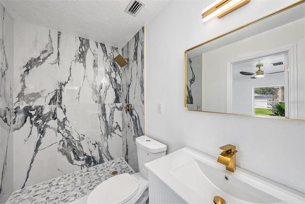 Activo con contrato: $419,900 (3 camas, 3 baños, 1498 Pies cuadrados)