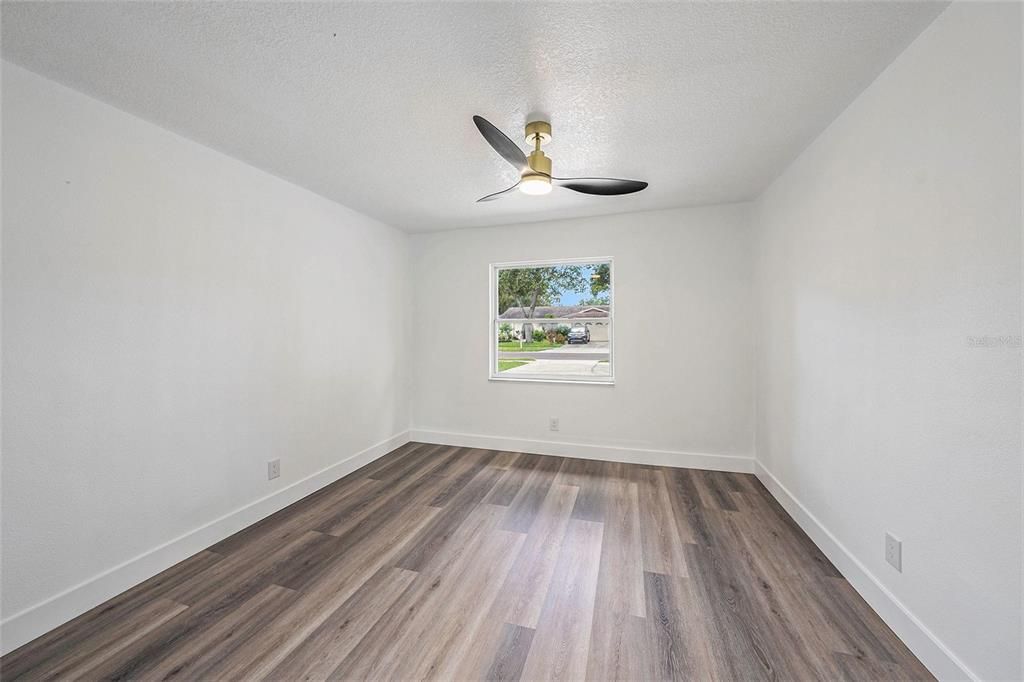 Activo con contrato: $419,900 (3 camas, 3 baños, 1498 Pies cuadrados)