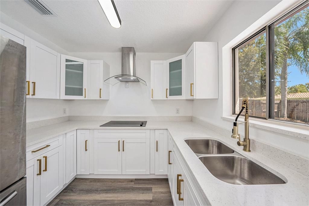 Activo con contrato: $419,900 (3 camas, 3 baños, 1498 Pies cuadrados)