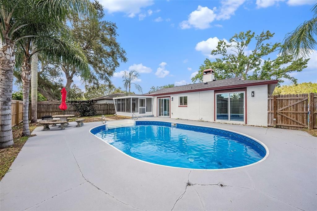 Activo con contrato: $419,900 (3 camas, 3 baños, 1498 Pies cuadrados)