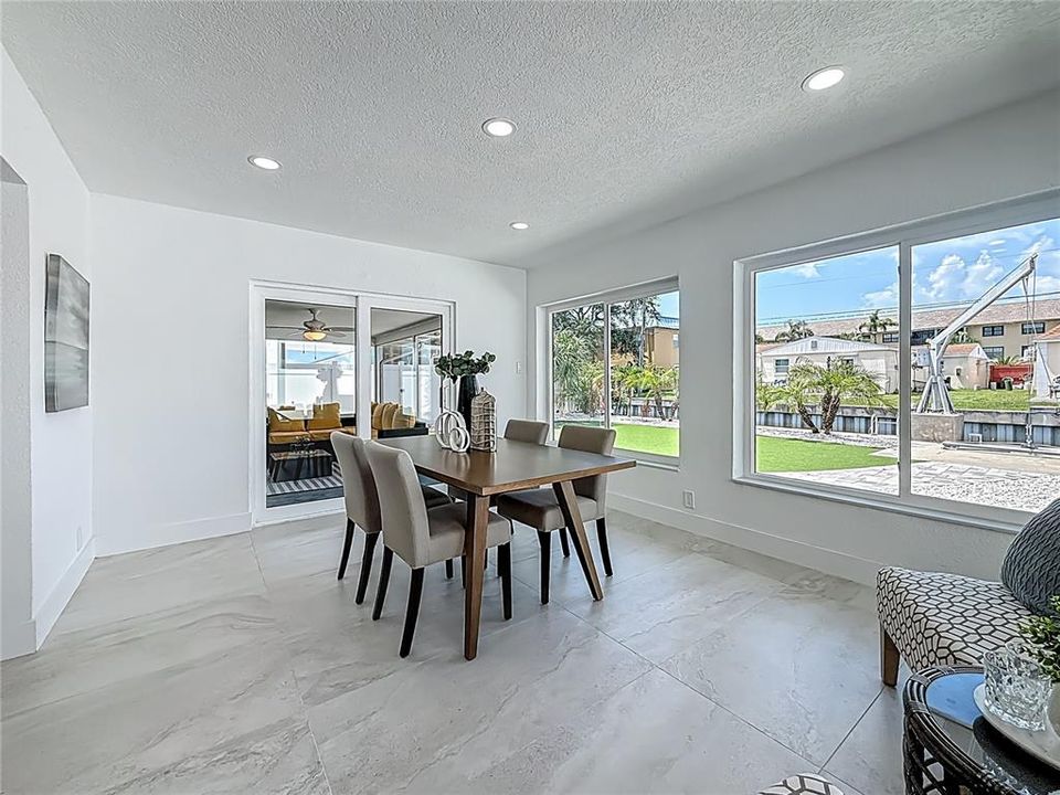 出租: $3,800 (3 贝兹, 2 浴室, 1141 平方英尺)