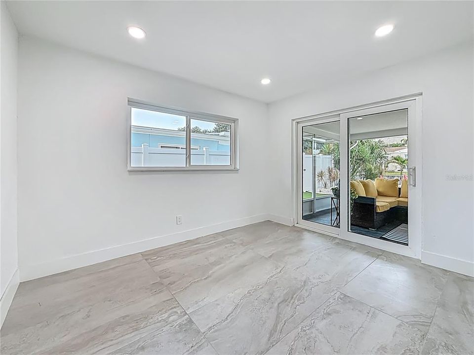 出租: $3,800 (3 贝兹, 2 浴室, 1141 平方英尺)