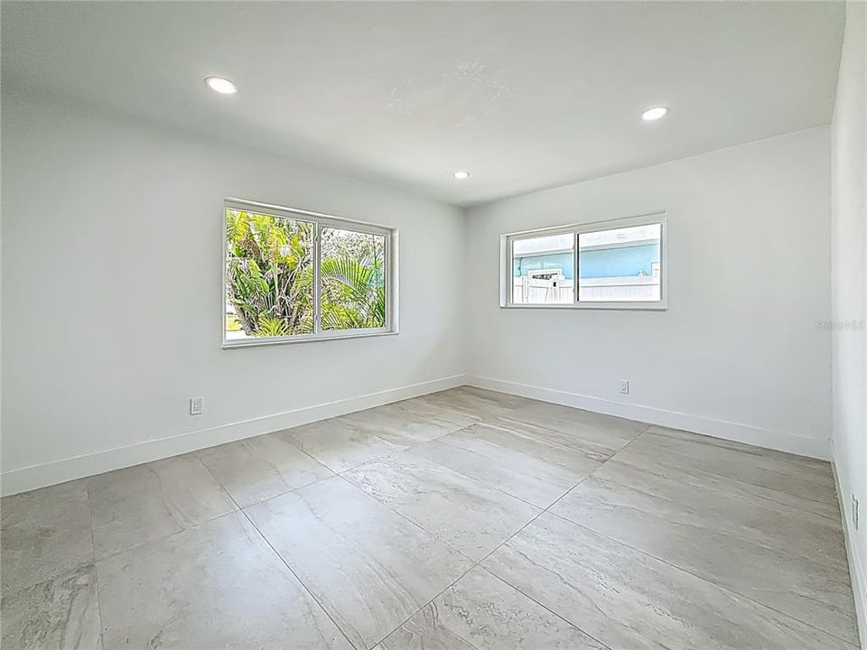 出租: $3,800 (3 贝兹, 2 浴室, 1141 平方英尺)