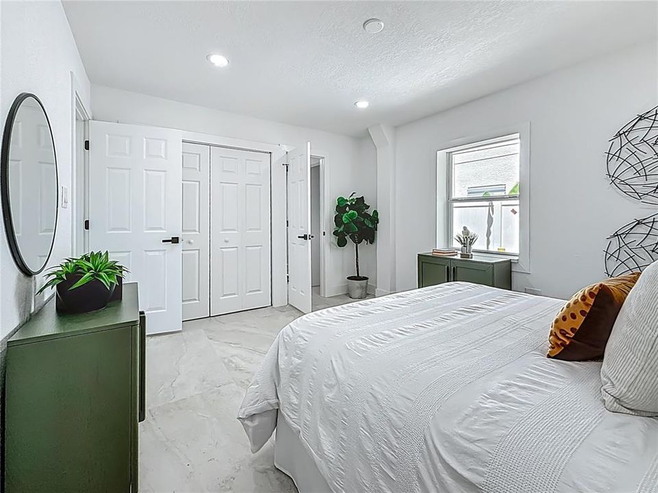 出租: $3,800 (3 贝兹, 2 浴室, 1141 平方英尺)