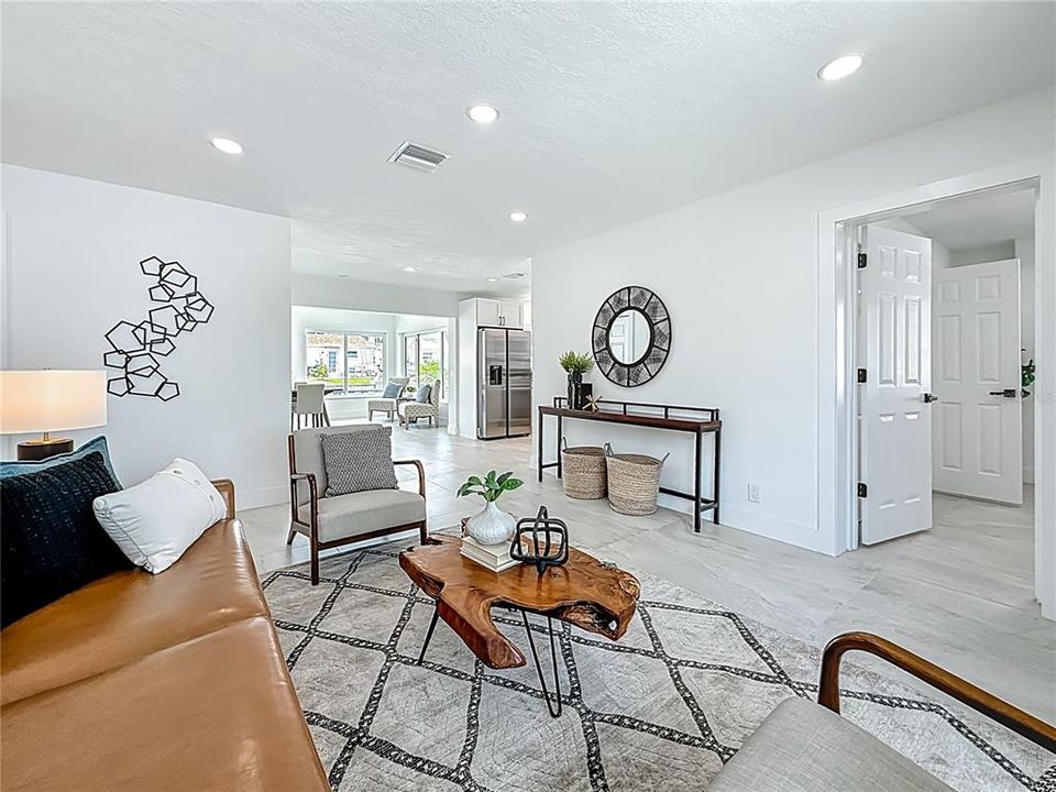 出租: $3,800 (3 贝兹, 2 浴室, 1141 平方英尺)