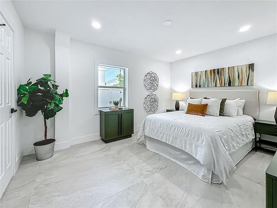 出租: $3,800 (3 贝兹, 2 浴室, 1141 平方英尺)