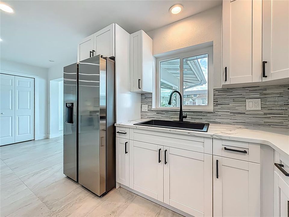 出租: $3,800 (3 贝兹, 2 浴室, 1141 平方英尺)