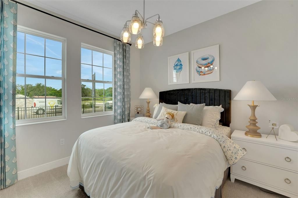 Под контрактом: $385,544 (4 спален, 2 ванн, 1625 Квадратных фут)