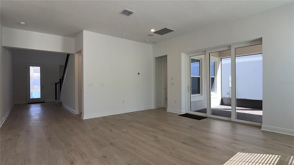 For Rent: $4,500 (6 beds, 3 baths, 3764 Square Feet)