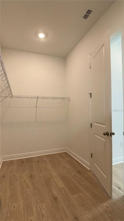 For Rent: $4,500 (6 beds, 3 baths, 3764 Square Feet)