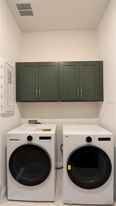 For Rent: $4,500 (6 beds, 3 baths, 3764 Square Feet)