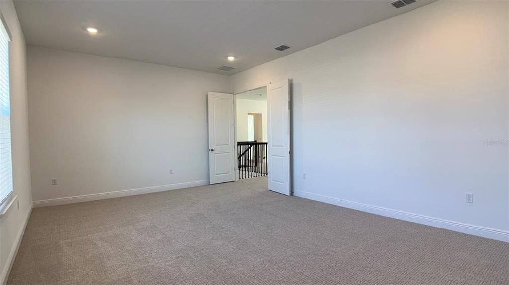 For Rent: $4,500 (6 beds, 3 baths, 3764 Square Feet)