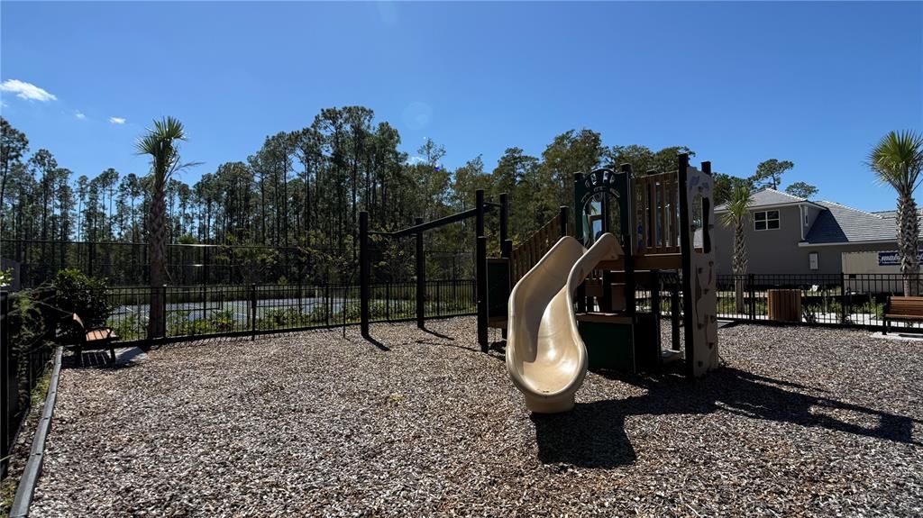 For Rent: $4,500 (6 beds, 3 baths, 3764 Square Feet)