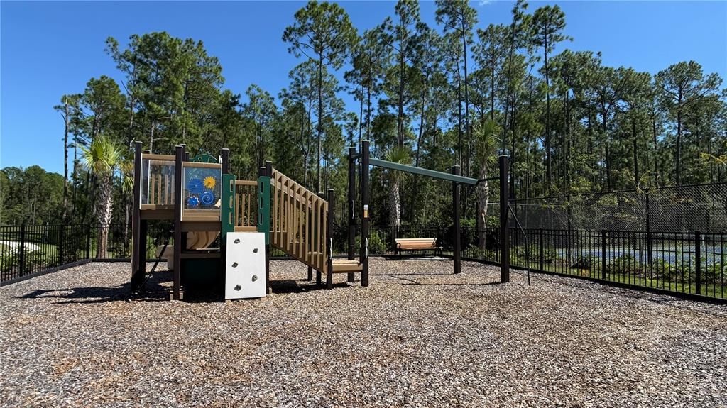 For Rent: $4,500 (6 beds, 3 baths, 3764 Square Feet)