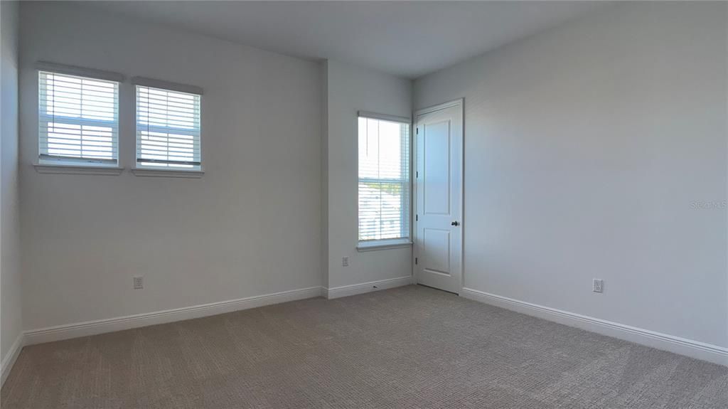 For Rent: $4,500 (6 beds, 3 baths, 3764 Square Feet)