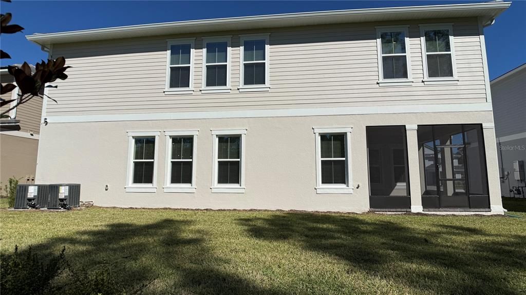 For Rent: $4,500 (6 beds, 3 baths, 3764 Square Feet)