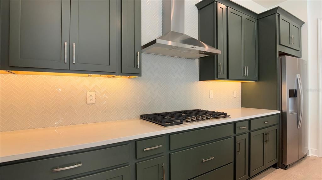 For Rent: $4,500 (6 beds, 3 baths, 3764 Square Feet)