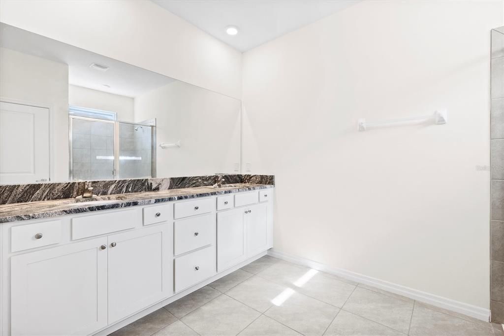 En Renta: $2,500 (4 camas, 2 baños, 2034 Pies cuadrados)