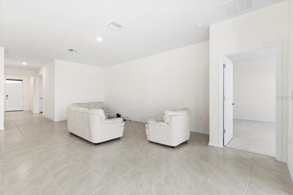 En Renta: $2,500 (4 camas, 2 baños, 2034 Pies cuadrados)