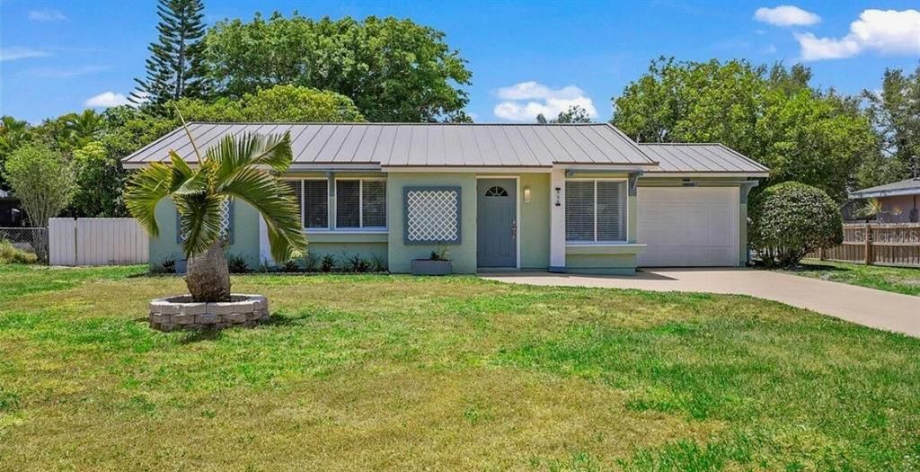 Recently Sold: $273,000 (2 beds, 2 baths, 900 Square Feet)