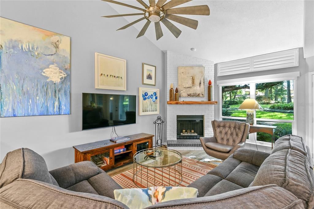 For Sale: $595,000 (3 beds, 2 baths, 1734 Square Feet)