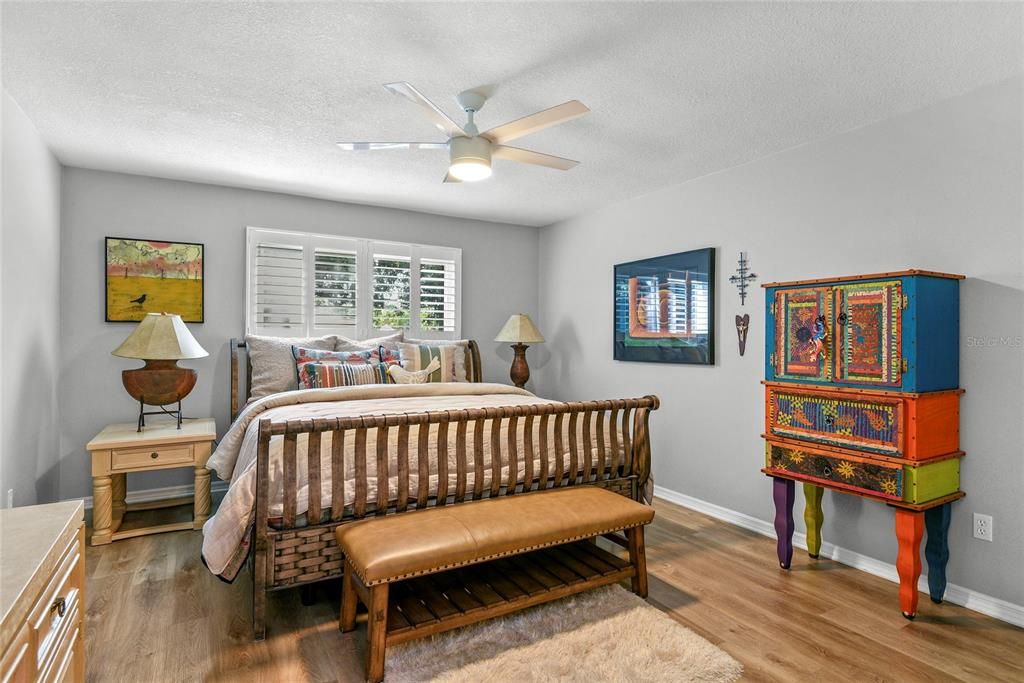 For Sale: $595,000 (3 beds, 2 baths, 1734 Square Feet)