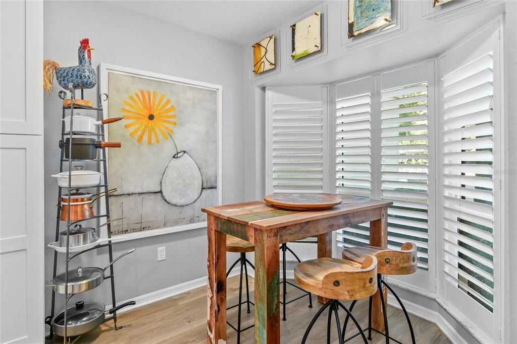 For Sale: $595,000 (3 beds, 2 baths, 1734 Square Feet)