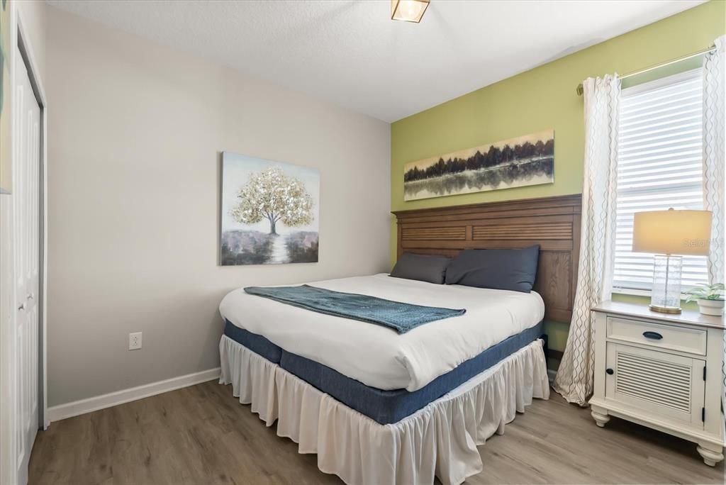 合同活跃: $700,000 (10 贝兹, 8 浴室, 4275 平方英尺)