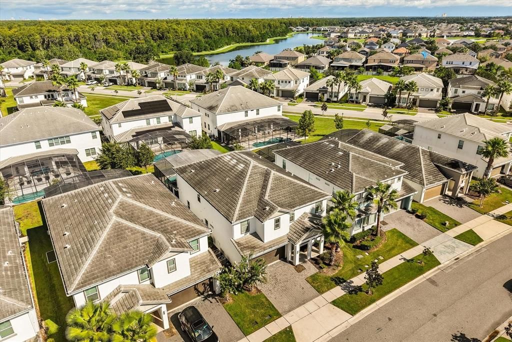 合同活跃: $700,000 (10 贝兹, 8 浴室, 4275 平方英尺)