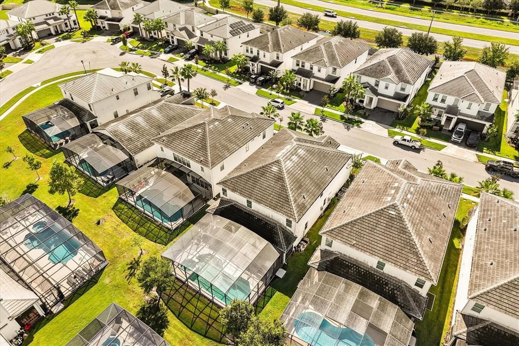 合同活跃: $700,000 (10 贝兹, 8 浴室, 4275 平方英尺)